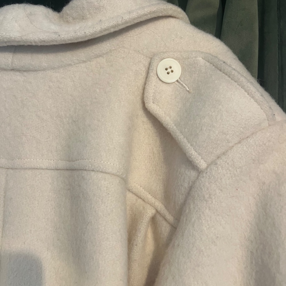 100% wool cream coat made in Canada - Picture 5 of 11